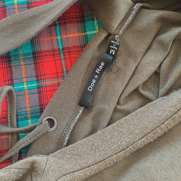 Buckle top by Doe & Rae - Picture 5 of 6